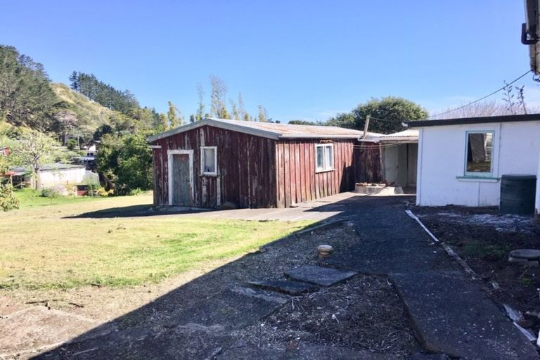 Photo of property in 6 Oxford Street, Whakapirau, Maungaturoto, 0583