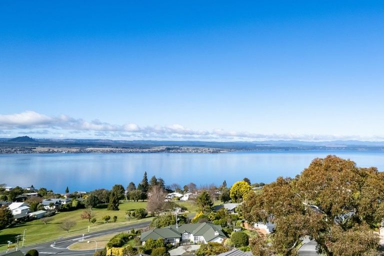 Photo of property in 32 Mapara Road, Acacia Bay, Taupo, 3385