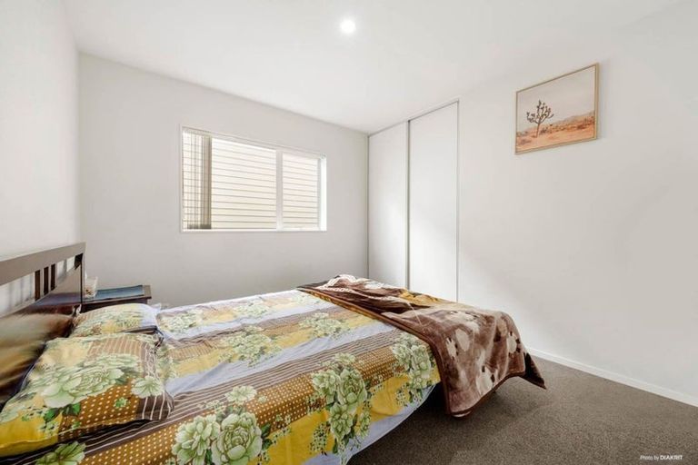 Photo of property in 30 Popokatea Drive, Takanini, 2112