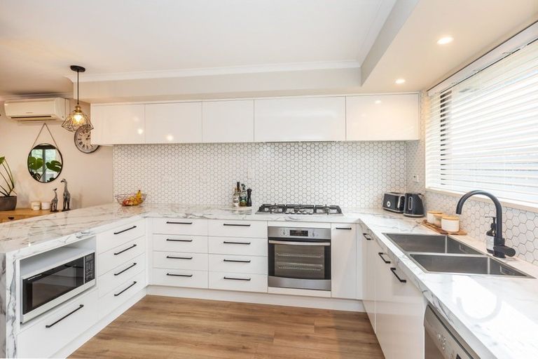 Photo of property in 265 Queenspark Drive, Parklands, Christchurch, 8083