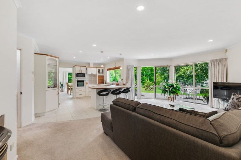 Photo of property in 336 Old North Road, Kumeu, 0892