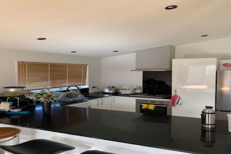 Photo of property in 57b Everglade Drive, Goodwood Heights, Auckland, 2105