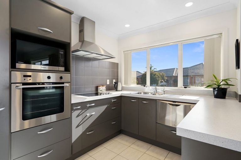 Photo of property in 11 Walter Court, Cambridge, 3434