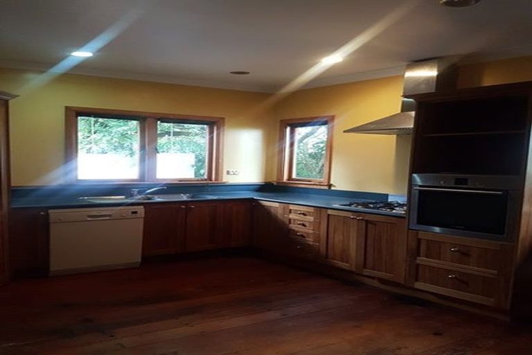 Photo of property in 31 Pahiatua Street, Hokowhitu, Palmerston North, 4410