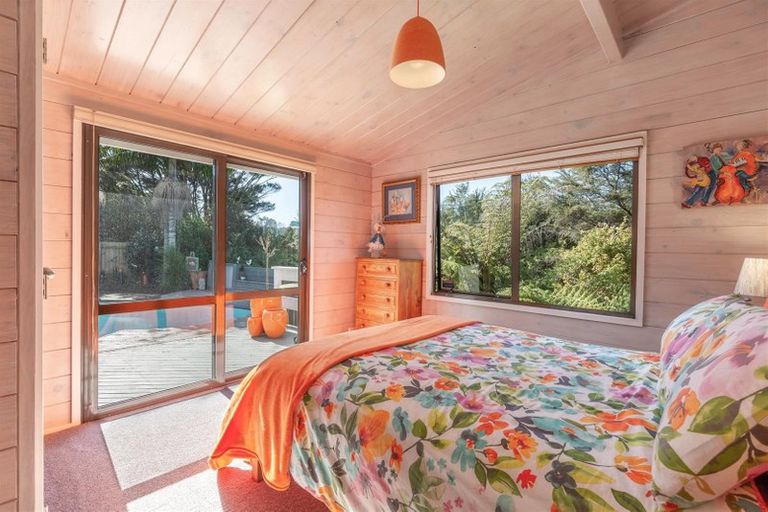 Photo of property in 14 Highwood Grove, Torbay, Auckland, 0630