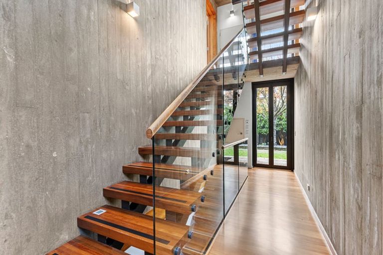 Photo of property in 3 Merivale Lane, Merivale, Christchurch, 8014