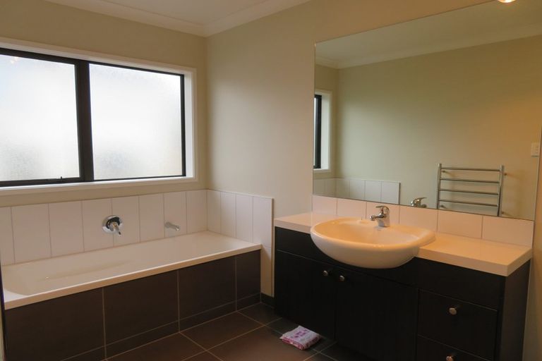 Photo of property in 26 Galbraith Greens, Silverdale, 0932