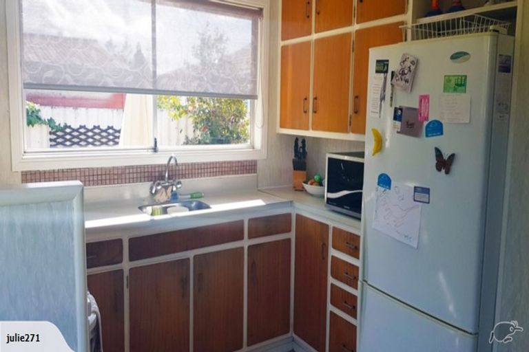 Photo of property in 2/11 Dowling Place, Pakuranga, Auckland, 2010