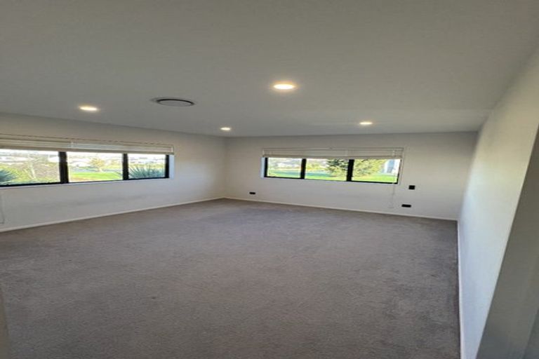 Photo of property in 5 Wyon Way, Flat Bush, Auckland, 2016