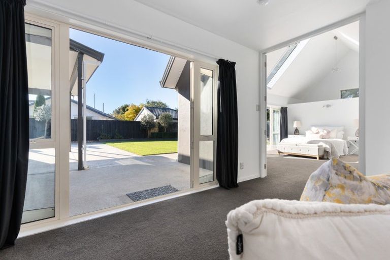 Photo of property in 39 Beauford Place, Parklands, Christchurch, 8083