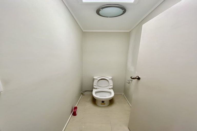 Photo of property in 1/91 Diana Drive, Glenfield, Auckland, 0627