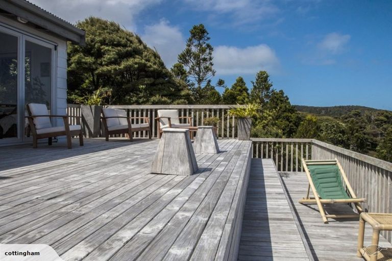 Photo of property in 128 Lone Kauri Road, Karekare, Auckland, 0772