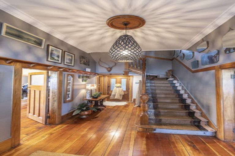 Photo of property in 16 Brewster Street, Bluff Hill, Napier, 4110