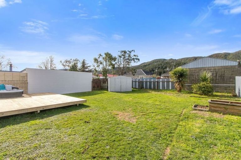 Photo of property in 16 Roberts Street, Wainuiomata, Lower Hutt, 5014