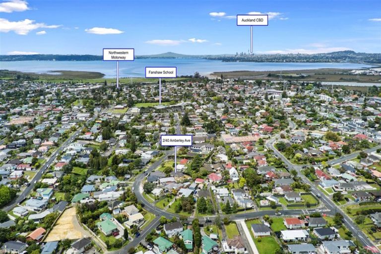 Photo of property in 2/40 Amberley Avenue, Te Atatu South, Auckland, 0610