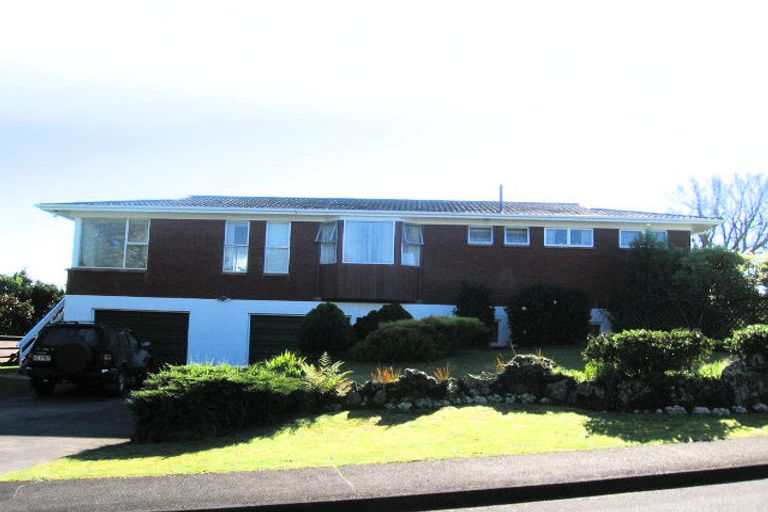 Photo of property in 4 Polandson Place, Opaheke, Papakura, 2113