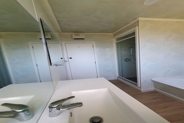 Photo of property in 32a Golf Links Road, Shirley, Christchurch, 8061