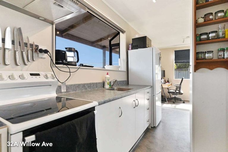 Photo of property in 32 Willow Avenue, Hannahs Bay, Rotorua, 3010