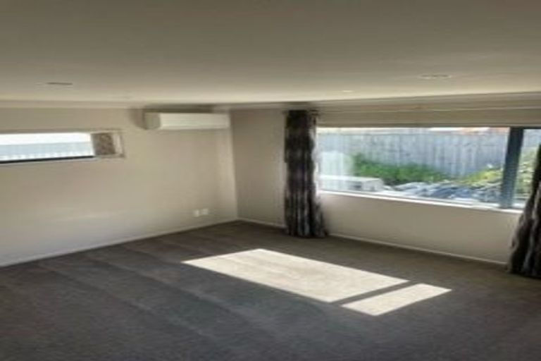 Photo of property in 13 Poppy Watts Grove, Stokes Valley, Lower Hutt, 5019