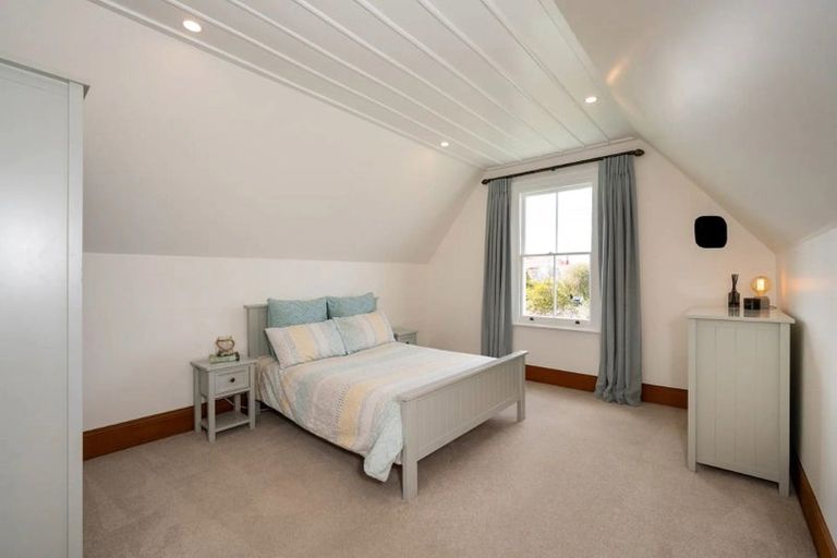 Photo of property in 14 Cameron Road, Bluff Hill, Napier, 4110