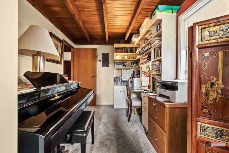 Photo of property in 131 Kings Crescent, Hutt Central, Lower Hutt, 5010