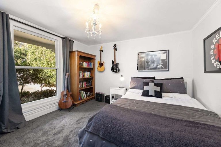 Photo of property in 24 Alfred Street, Northcote Point, Auckland, 0627