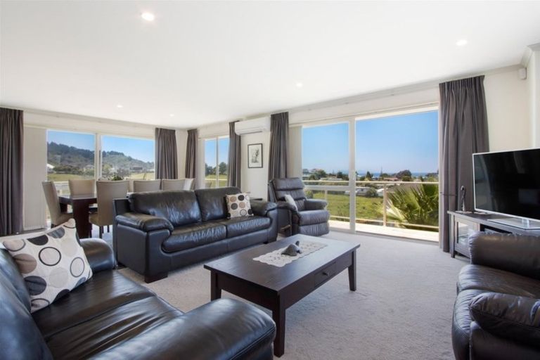 Photo of property in 14 Tohora View, Waihi Beach, 3611