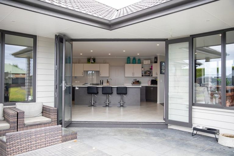 Photo of property in 12 Tui Place, Edendale, Wyndham, 9893