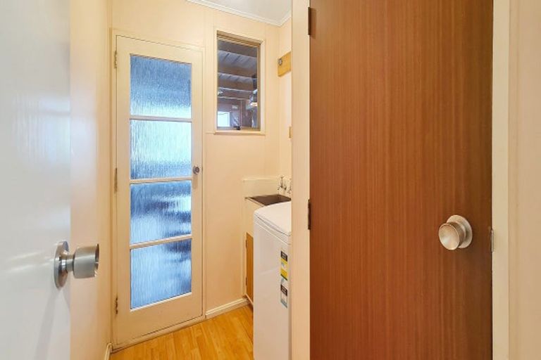 Photo of property in 24 Oaklea Avenue, Marton, 4710