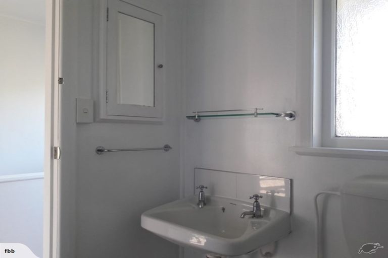 Photo of property in 37 Tremewan Street, Tawa, Wellington, 5028