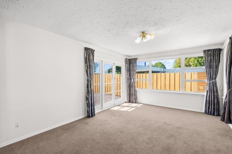 Photo of property in 15 Ebony Street, Bishopdale, Christchurch, 8053