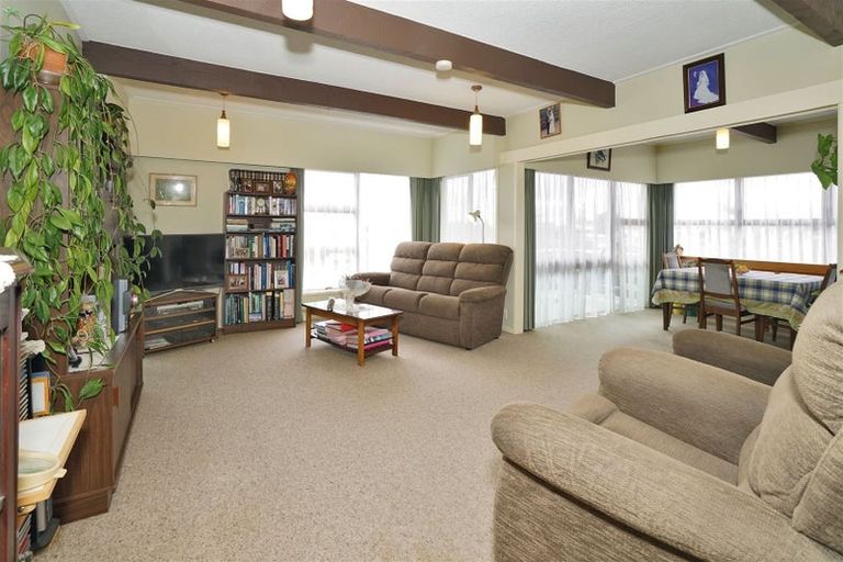 Photo of property in 8 Russleigh Drive, Dinsdale, Hamilton, 3204