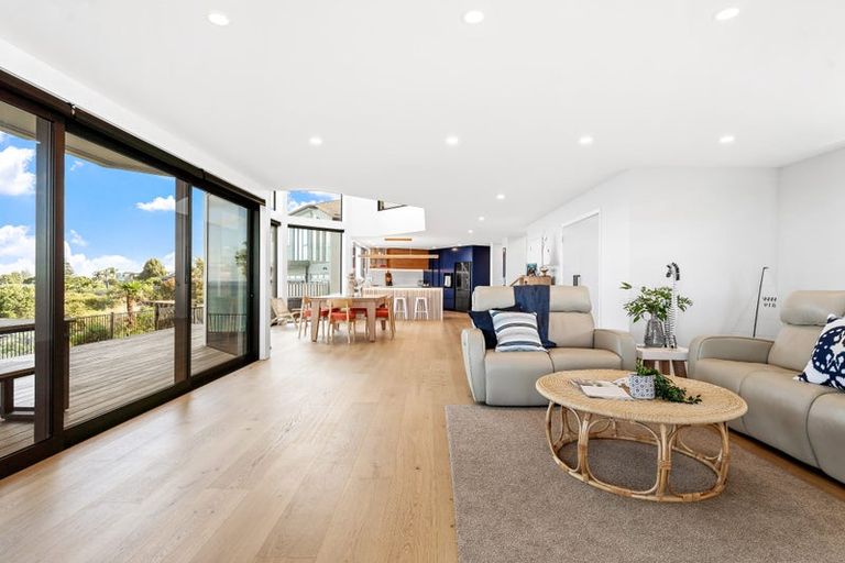 Photo of property in 75 Tiri Road, Manly, Whangaparaoa, 0930