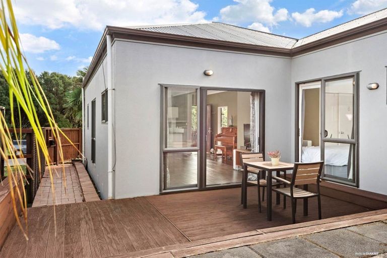Photo of property in 2 Arlose Place, Westgate, Auckland, 0614