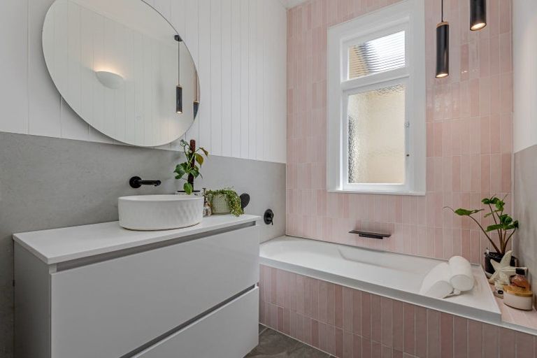 Photo of property in 23 Haydon Street, Roslyn, Palmerston North, 4414