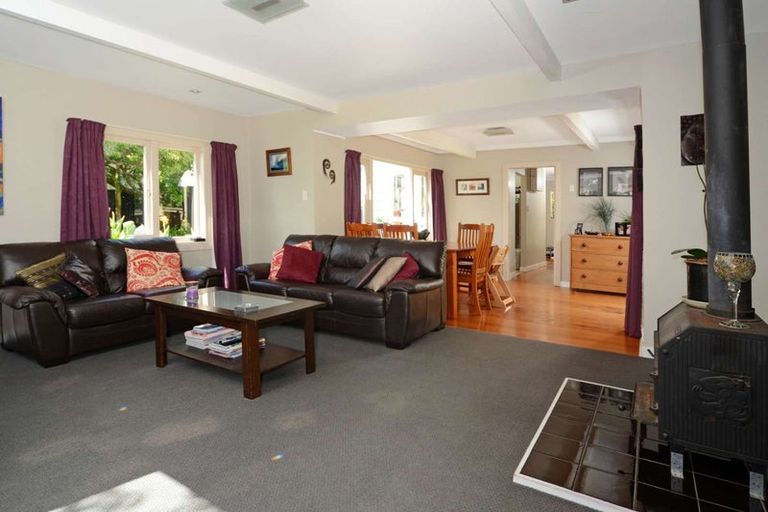 Photo of property in 2/42c Schnapper Rock Road, Schnapper Rock, Auckland, 0632