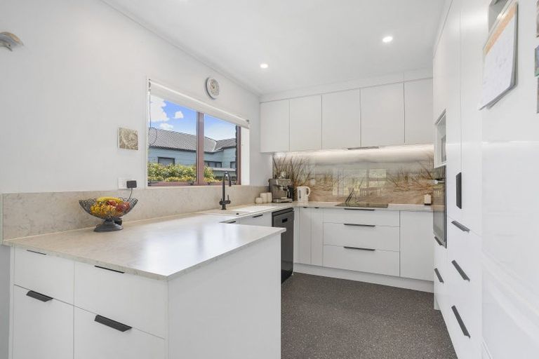 Photo of property in 106 Whitby Place, Whangamata, 3620