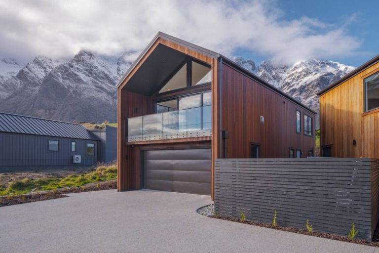 Photo of property in 3b Glenelg Lane, Jacks Point, 9371