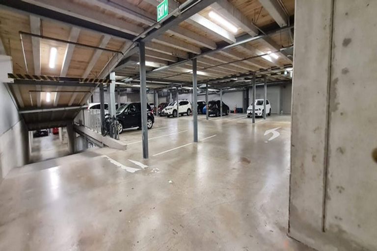 Photo of property in Piermont Apartments, 4i/82 Cable Street, Te Aro, Wellington, 6011