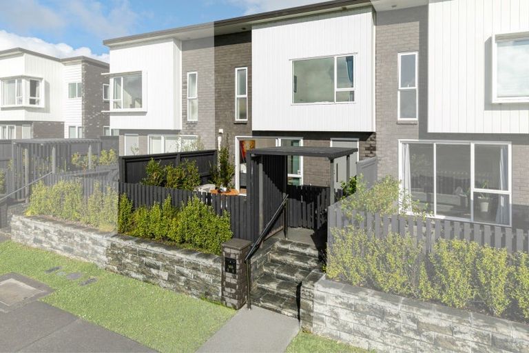 Photo of property in 165 Millwater Parkway, Silverdale, 0932