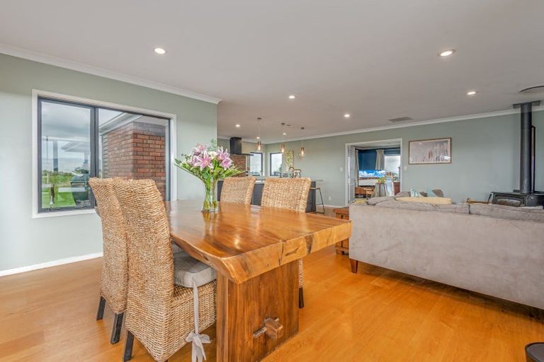 Photo of property in 1061 Taonui Road, Colyton, Feilding, 4775