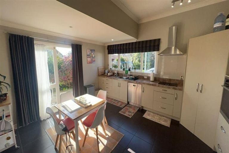 Photo of property in 14 Queenwood Road, Levin, 5510