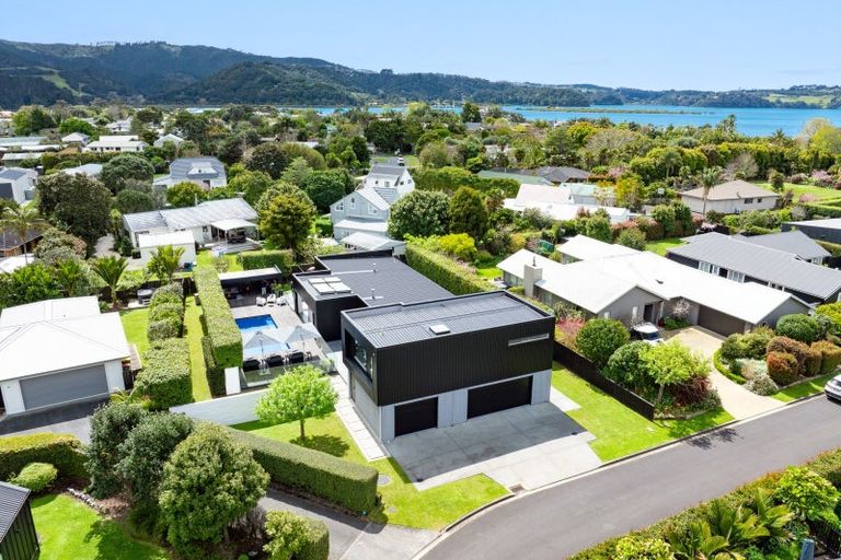 Photo of property in 7 Wrybill Way, Point Wells, 0986