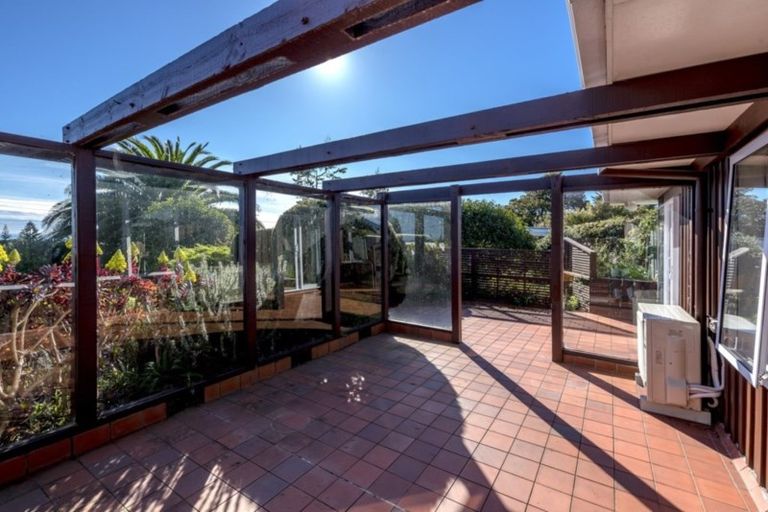 Photo of property in 18 Kawau Grove, Waikanae Beach, Waikanae, 5036