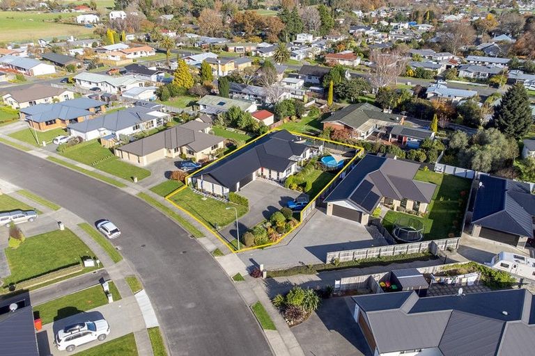 Photo of property in 7 Austin Reid Avenue, Carterton, 5713