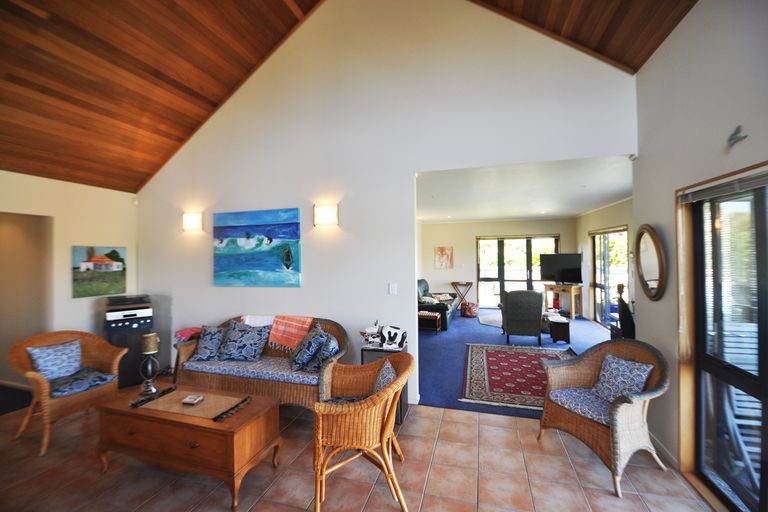 Photo of property in 2 Lax Crescent, Leigh, 0985