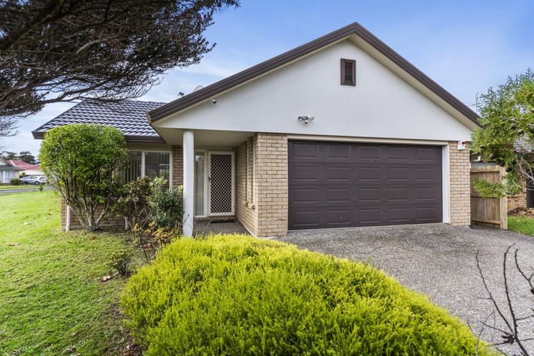 Photo of property in 2 Marlon Lane, East Tamaki, Auckland, 2016