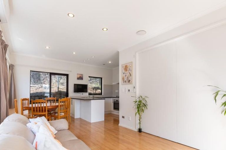 Photo of property in 54 Glennandrew Drive, Half Moon Bay, Auckland, 2012