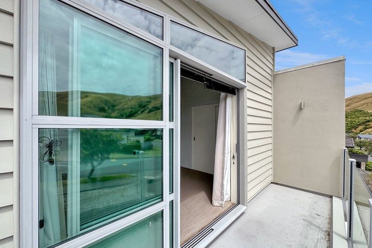 Photo of property in 74 Amesbury Drive, Churton Park, Wellington, 6037