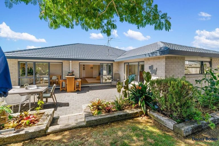 Photo of property in 13 Sunset Drive, Pukekohe, 2120
